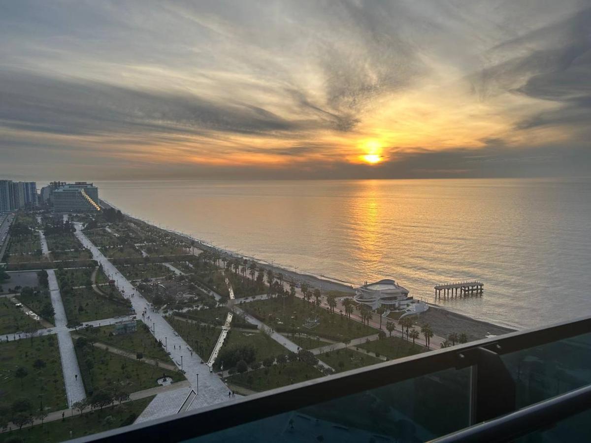Студия С Потрясающим Видом На Море В Orbi Beach Tower Μπατούμι Εξωτερικό φωτογραφία